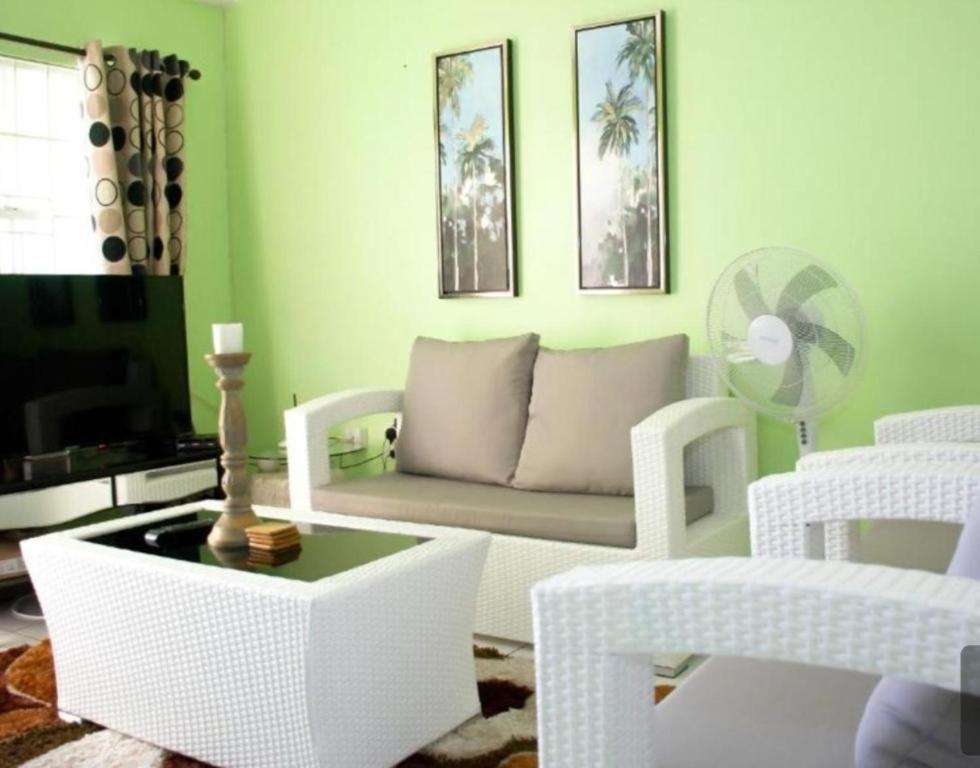St. George's Silver View Apartments מראה חיצוני תמונה