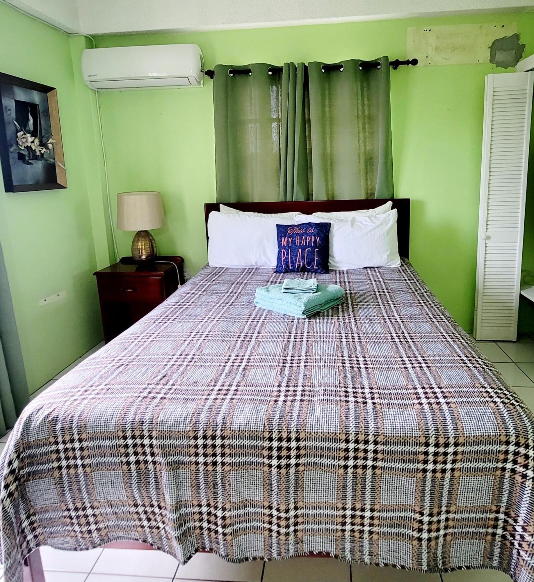 St. George's Silver View Apartments מראה חיצוני תמונה